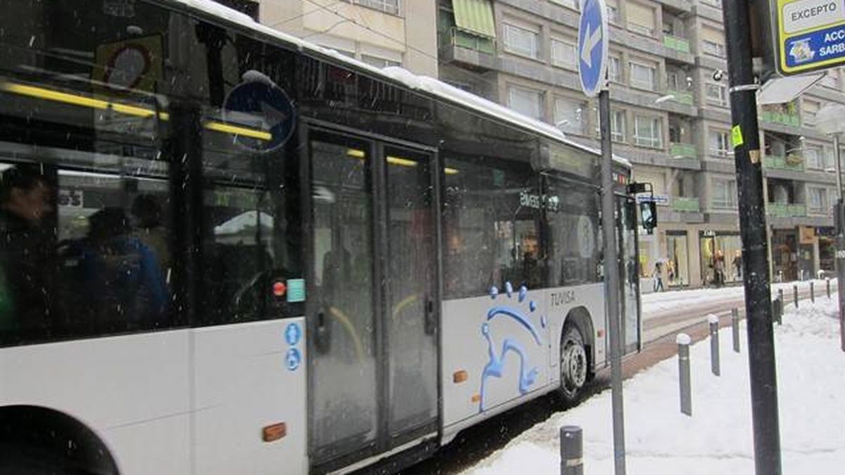 Los conductores de los autobuses de Vitoria exigen que se prohíba grabarles con móviles