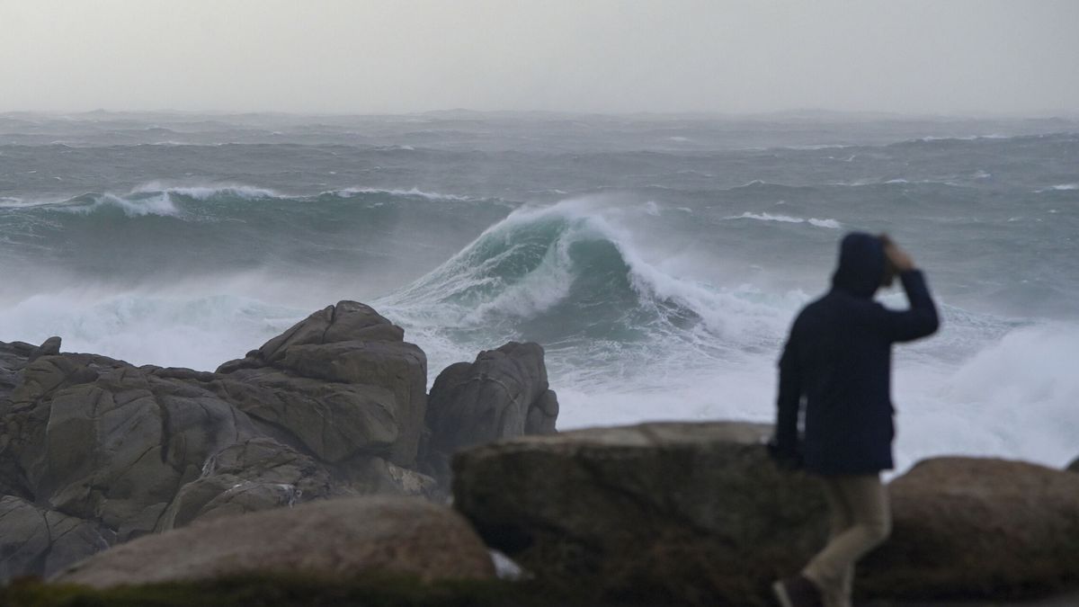 Muere un hombre tras caer al mar desde unas rocas mientras recogía mejilla en Muros (A Coruña)