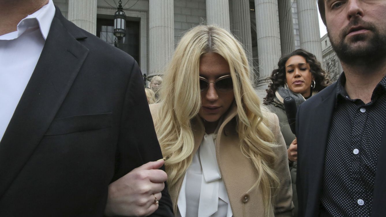 Foto: La cantante Kesha a la salida de los juzgados (Gtres)