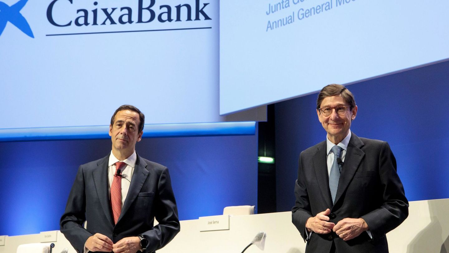 José Ignacio Goirigolzarri (d), presidente de CaixaBank, y Gonzalo Gortázar, consejero delegado. (EFE)