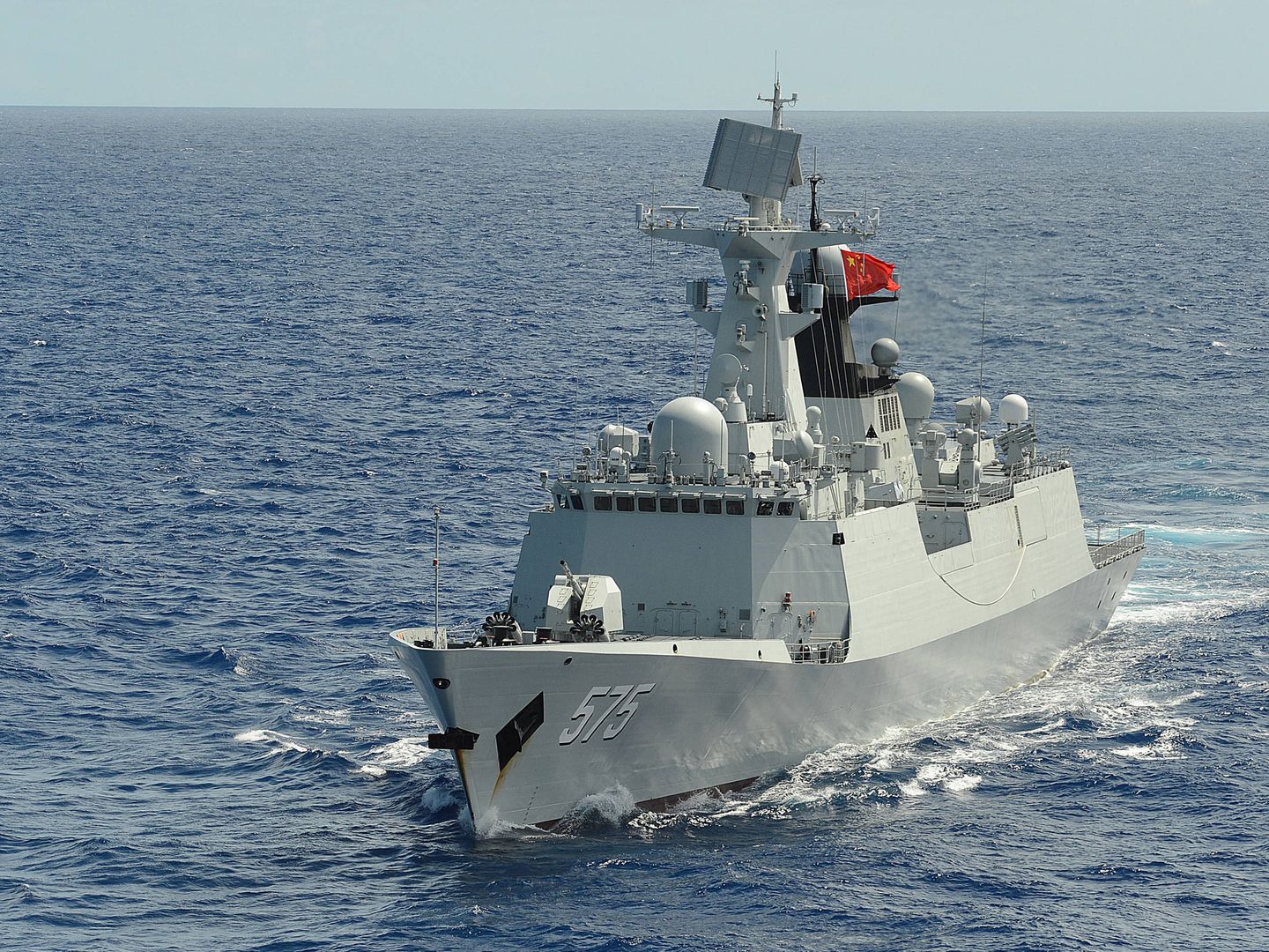 Fragata china Yueyang, durante los juegos militares. (US NAVY)