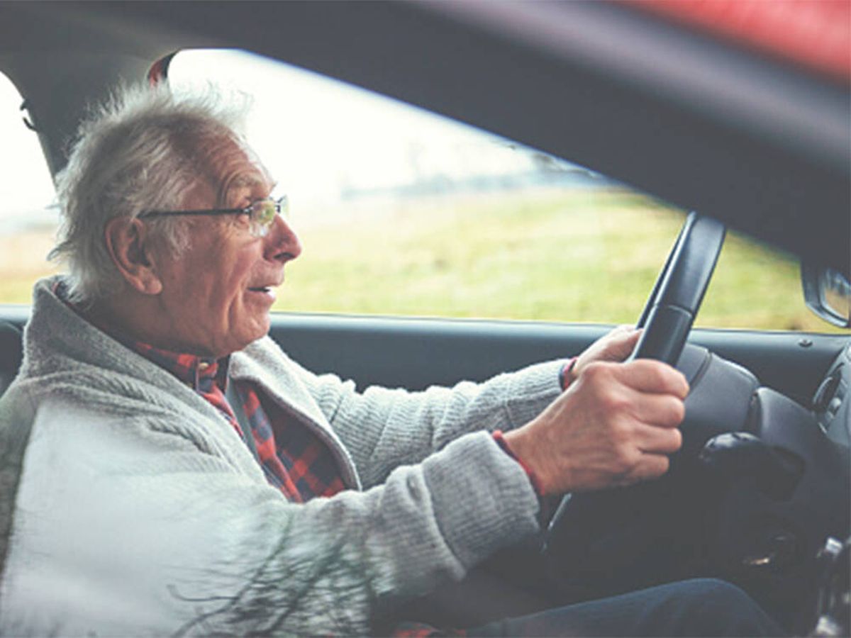Foto: ¿Ha llegado la hora de dejar de conducir? Las claves que te ponen sobre aviso (iStock)