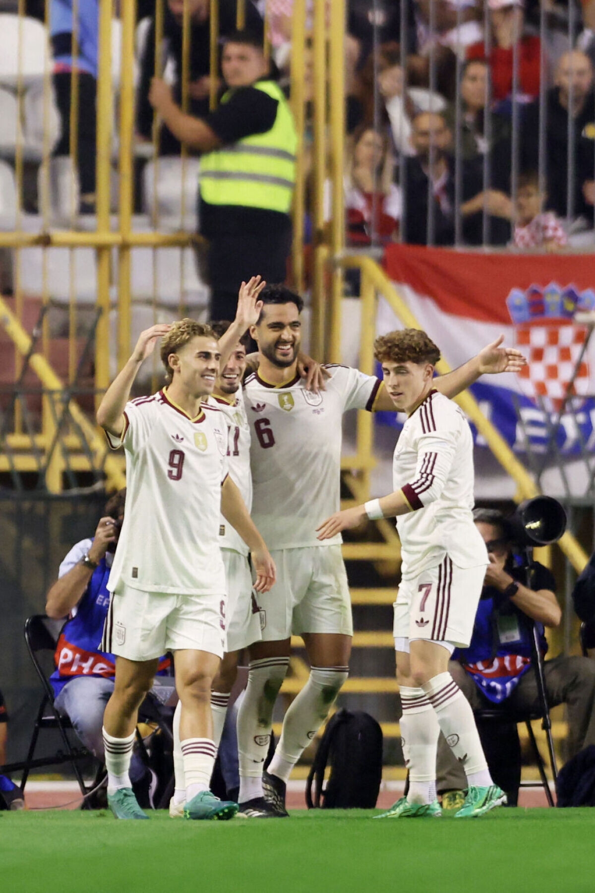 Foto de Vuelve el efecto Merino: España remonta a Croacia y completa el pleno de victorias en el parón (1-2)