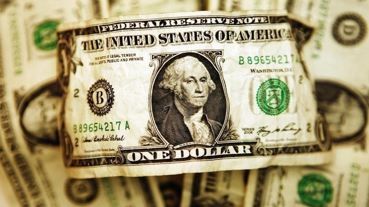 Dólar, dólar, dólar, dólar, dólar... ¡dólar!