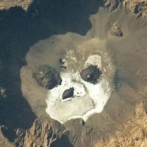 Foto: La mancha blanca con forma de calavera (NASA/ISS)
