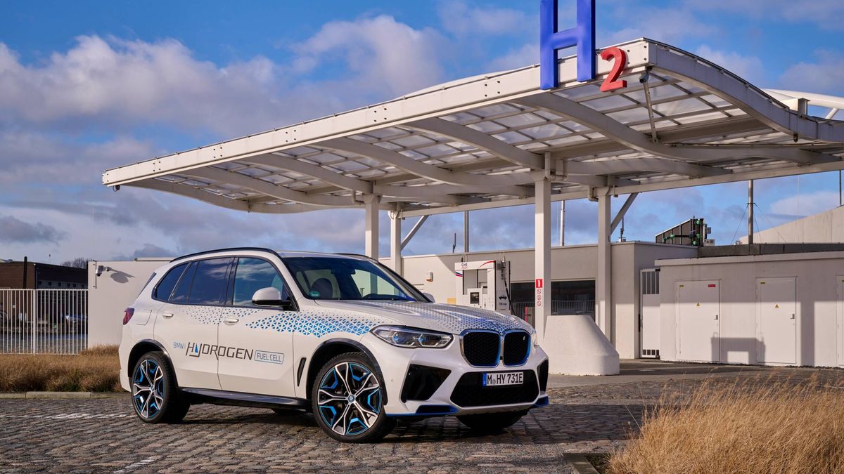 Faltan años para el primer BMW con pila de hidrógeno, pero ya hemos probado uno