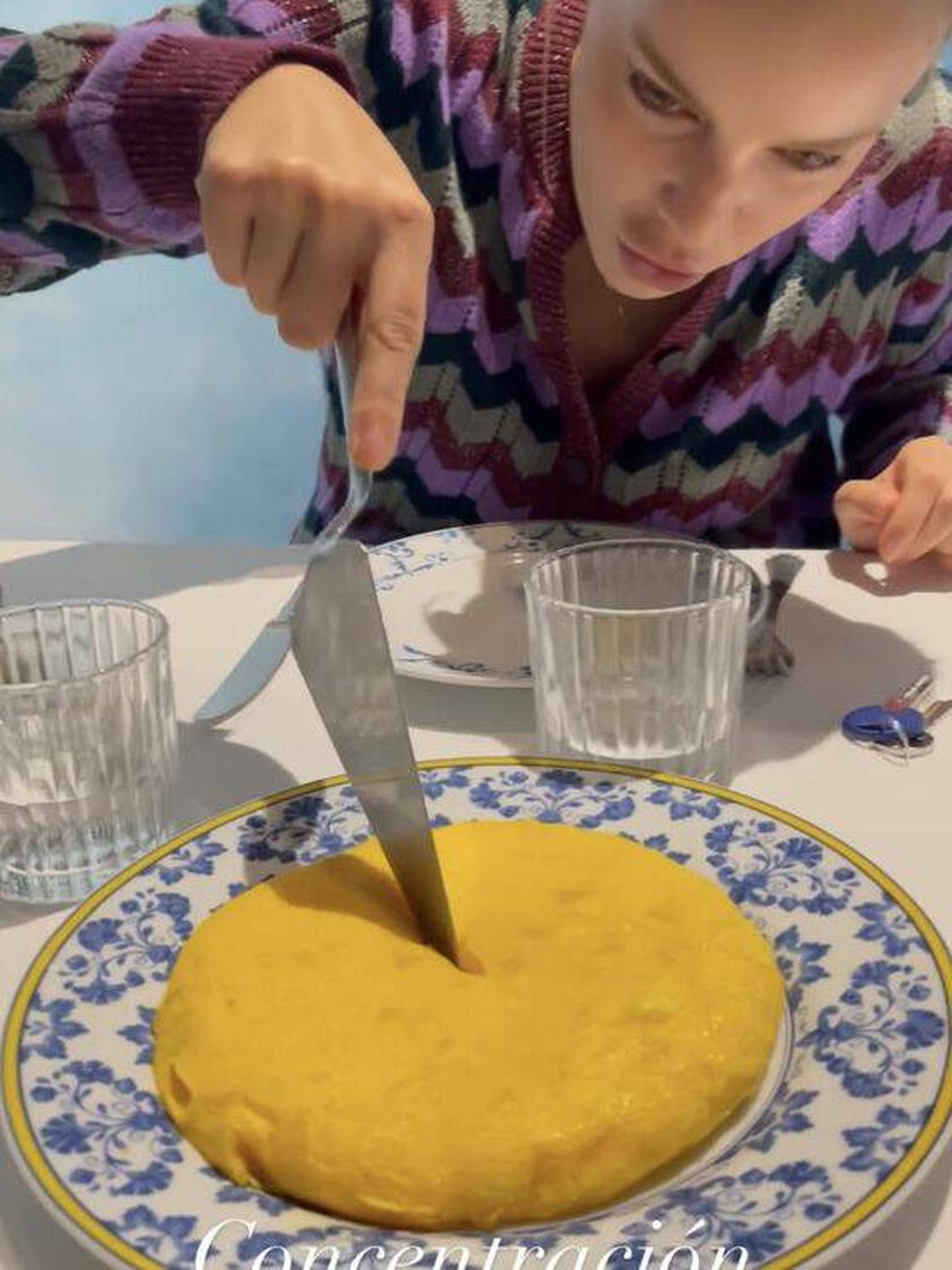  Ale Onieva y su tortilla. (Instagram/@ionieva)