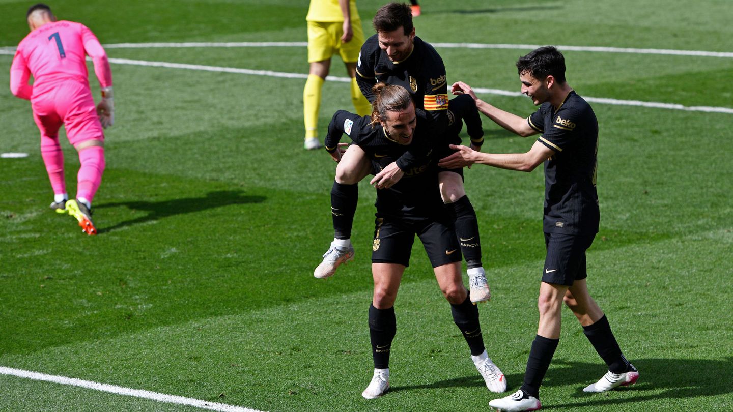 Los jugadores del Barça se abalanzan sobre Griezmann tras el primer gol del galo. (Reuters)