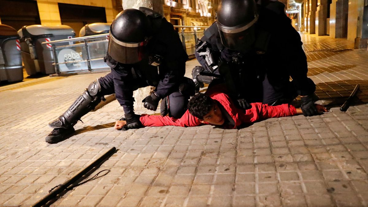 Catorce detenidos en Barcelona tras una protesta contra las restricciones