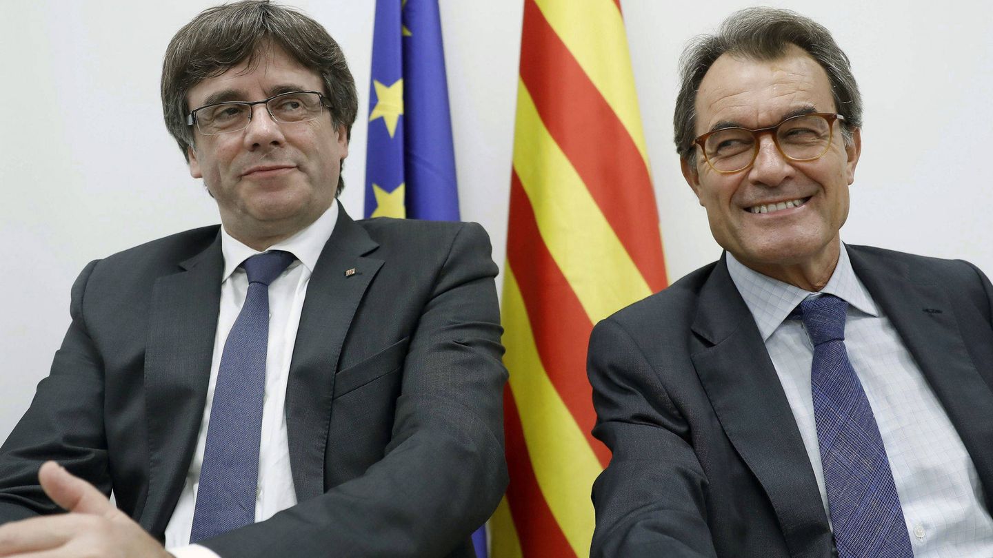 Los expresidents Artur Mas y Carles Puigdemont. (EFE)