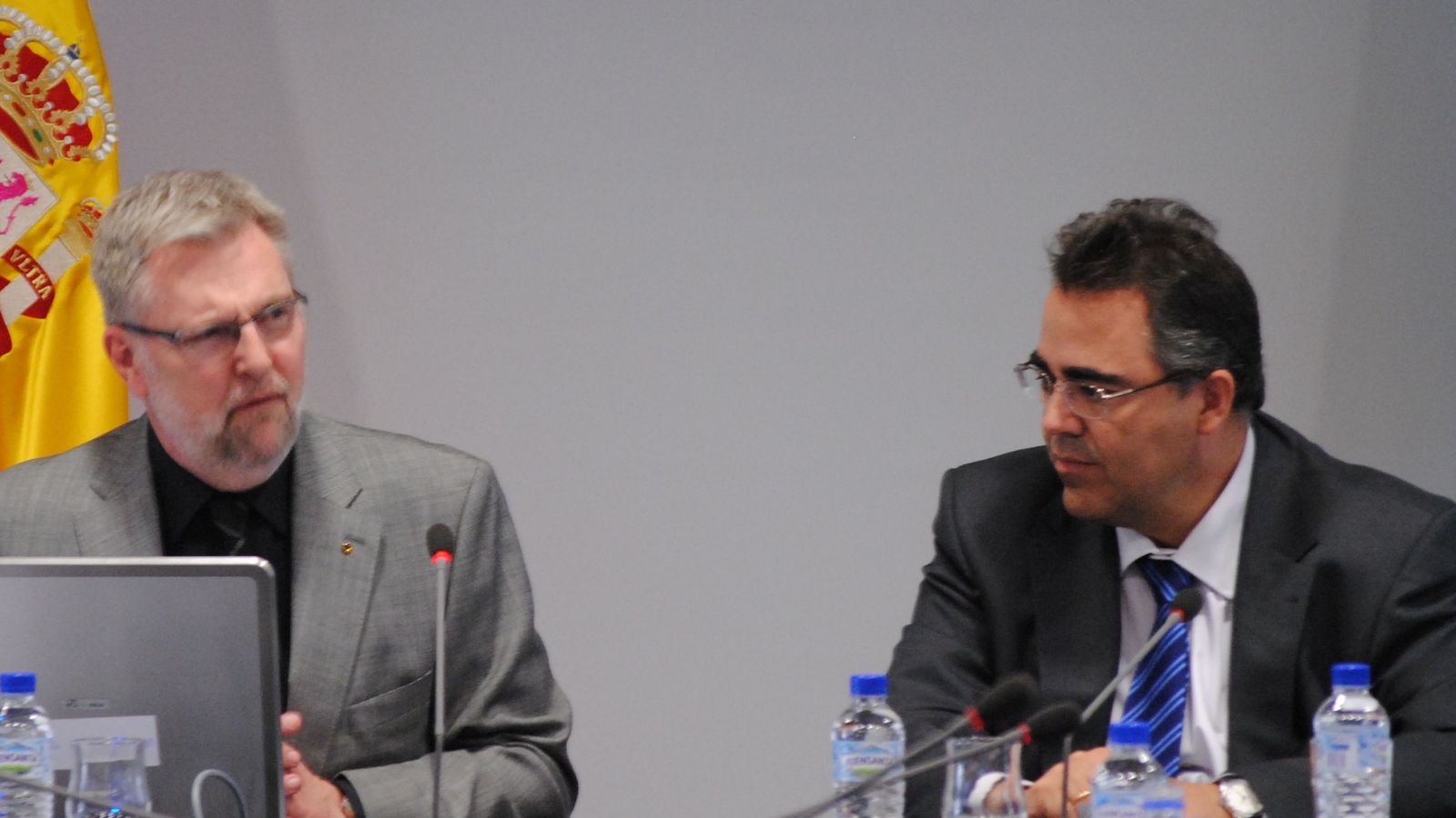 Foto: El presidente del INE, Gregorio Izquierdo (d), y el director general de Eurostat, Walter Radermacher. (Revista digital del INE)