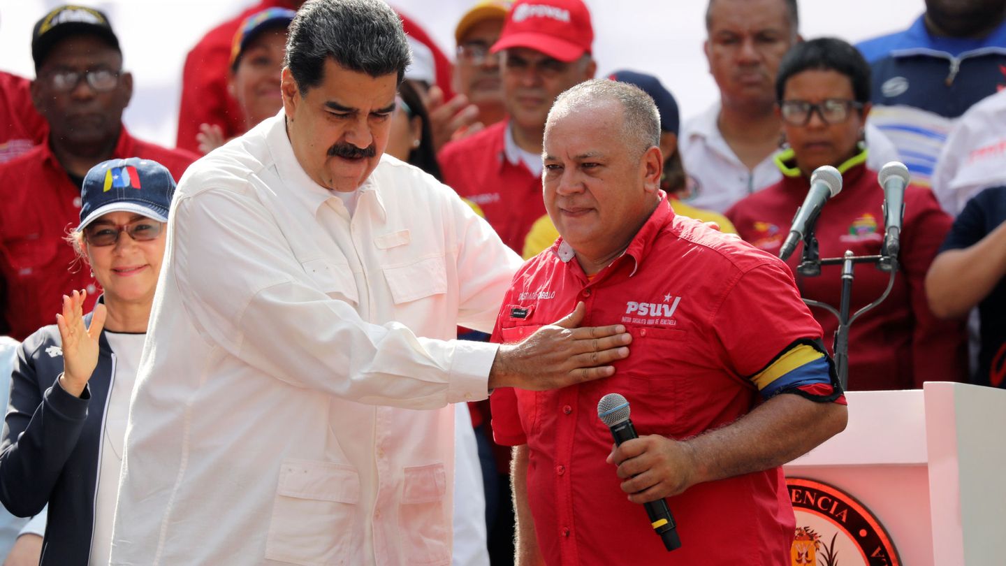 Diosdado Cabello, junto a Nicolás Maduro, en un mitin de marzo de 2019 en Caracas. (Reuters)