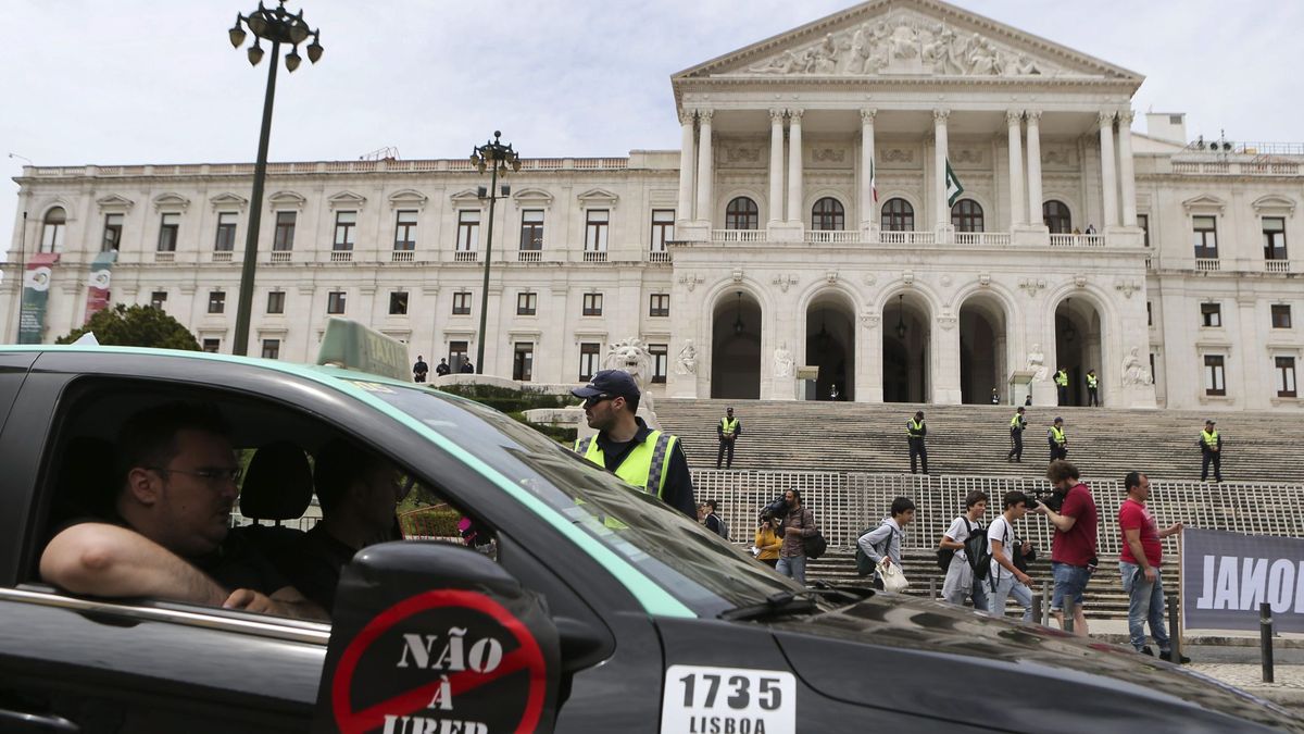 La guerra del taxi llega a Portugal: el Gobierno aprueba su ley a favor de las VTC