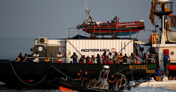 Foto: Inmigrantes rescatados del Mare Jonio. (Reuters)