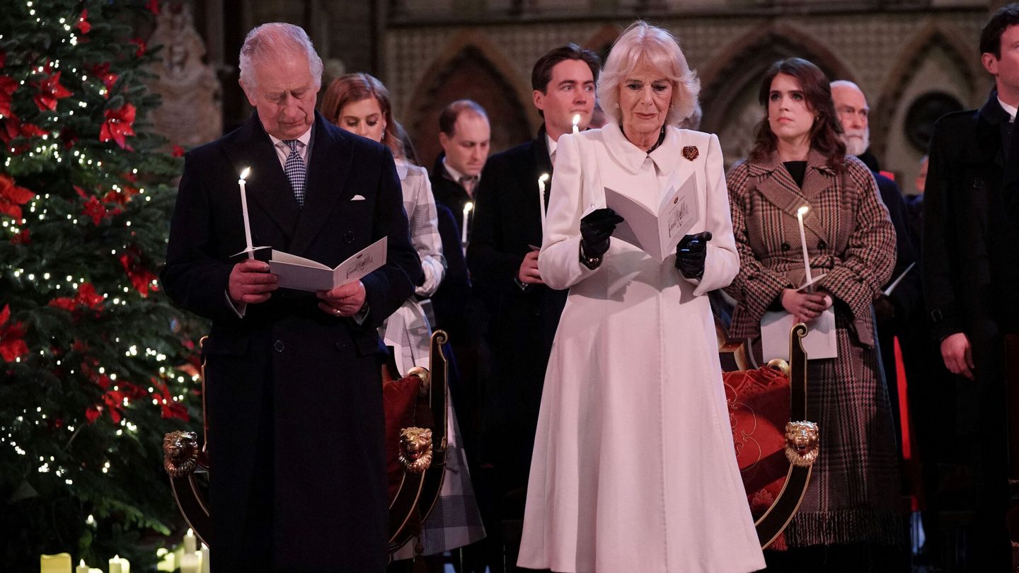 Carlos III y Camila, durante el acto navideño en homenaje a Isabel II. (Reuters/Pool//Yui Mok)