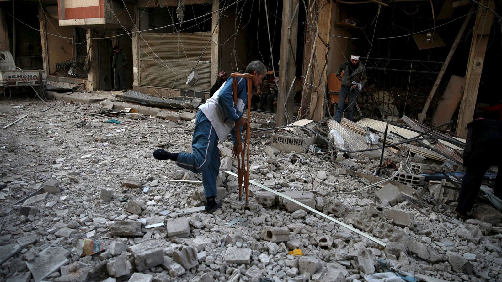Foto: Aspecto de Damasco tras la destrucción provocada por unos misiles el pasado 13 de diciembre (Reuters)