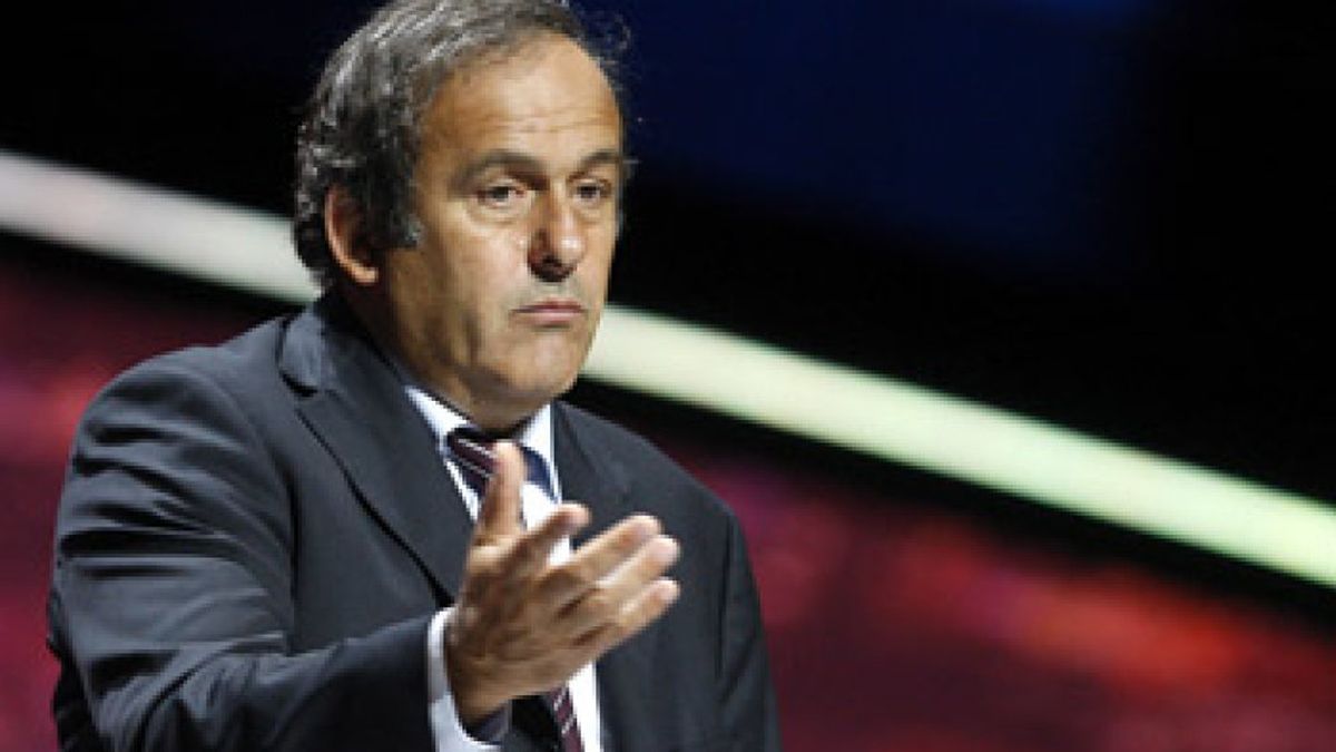 Platini pide respeto por la ética en el mercado de fichajes del fútbol