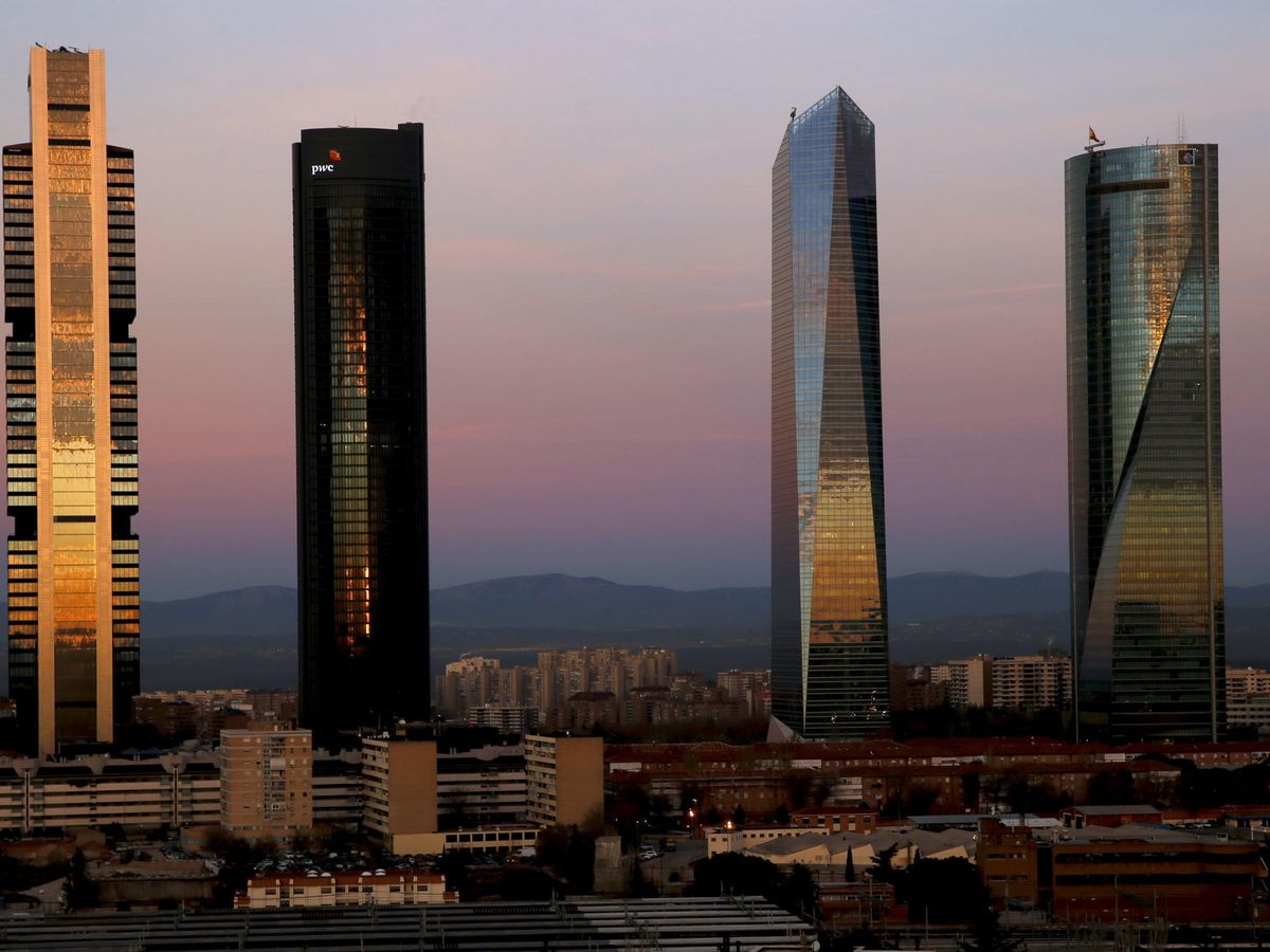 Foto: Imagen de las Cuatro Torres de Madrid, en donde tienen su sede KPMG y PwC.