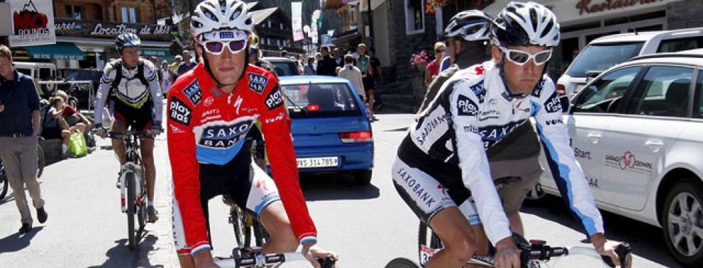 Foto: Andy Schleck pretende "aislar" a Contador con la ayuda de su hermano