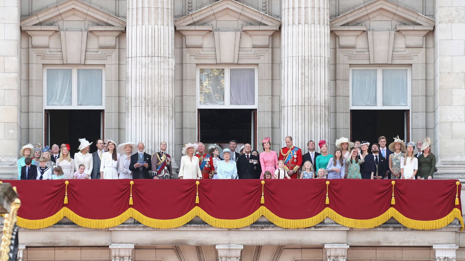 Foto: Los Windsor en el balcón de Buckingham. (Getty Images)