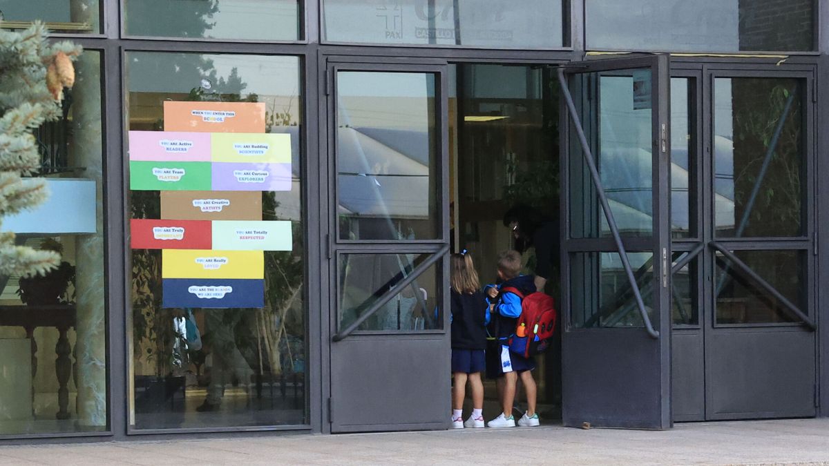 Aulas sin profesores tras una semana de clases en Madrid: "No hay ninguna planificación. Es un caos"