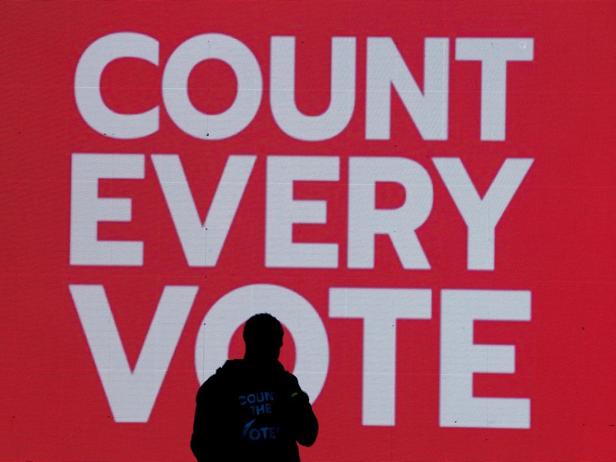 Foto: Un cartel pide contar cada voto de las elecciones presidenciales, en Pensilvania. (EEUU)