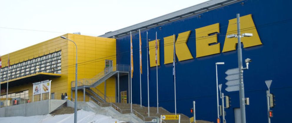 Foto: Dos mil personas colapsan un pueblo valenciano al creer que Ikea ofrecía empleo
