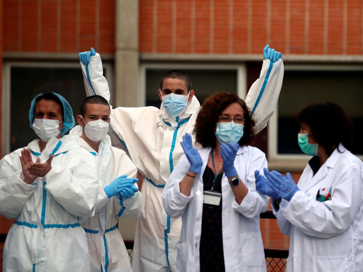 Foto: Personal sanitario del Hospital Severo Ochoa en Madrid. (Reuters)