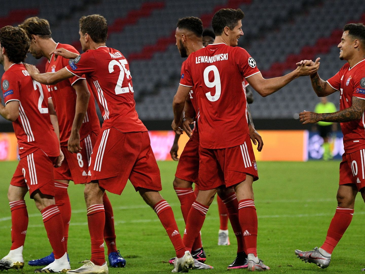 Celebración del cuarto gol (segundo de Lewandowski). Reuters