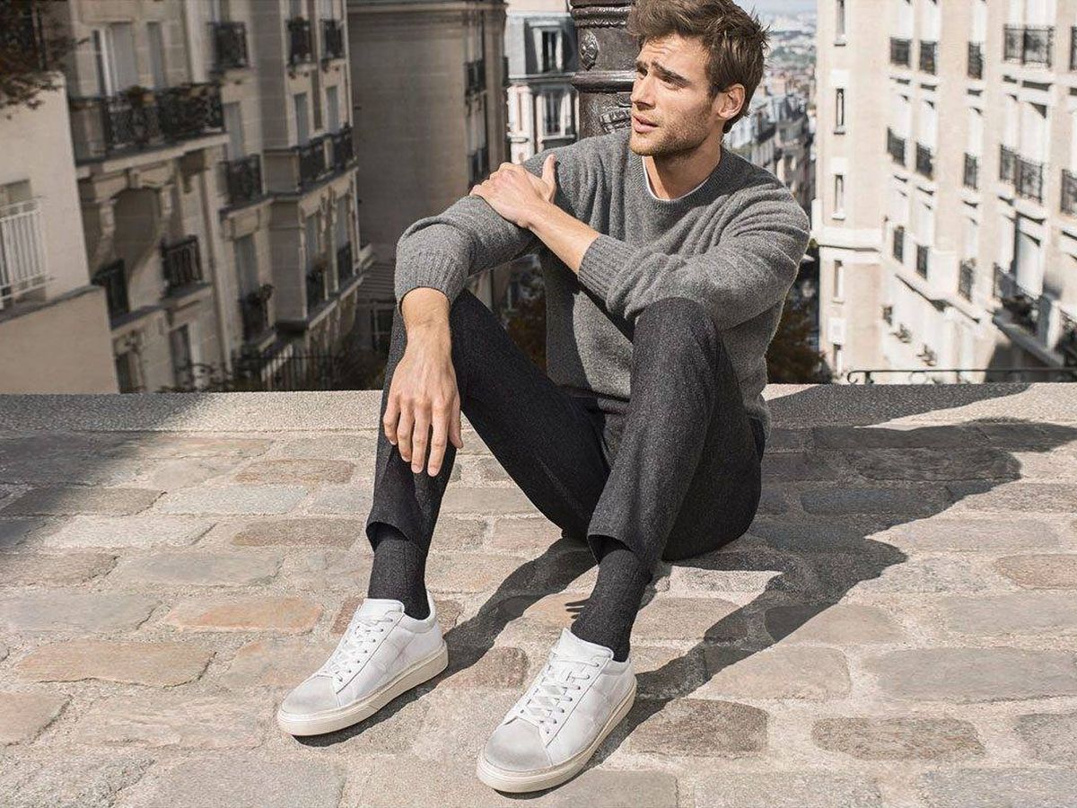 Por qué todo hombre que se precie debe llevar zapatillas blancas (incluso  con traje) - OHLUX - Revista de moda y tendencias