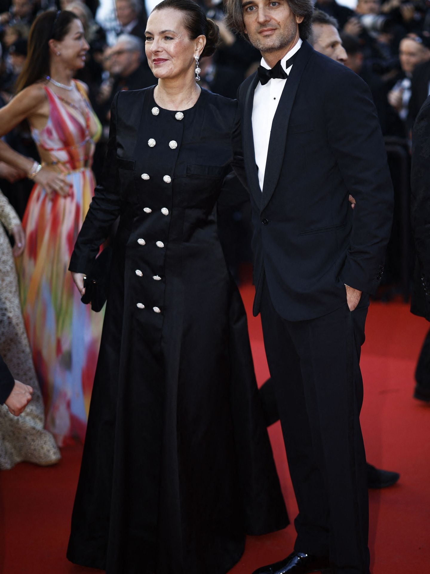 Dimitri Rassam y Carole Bouquet, la semana pasada en el festival de la Costa Azul. (Reuters)