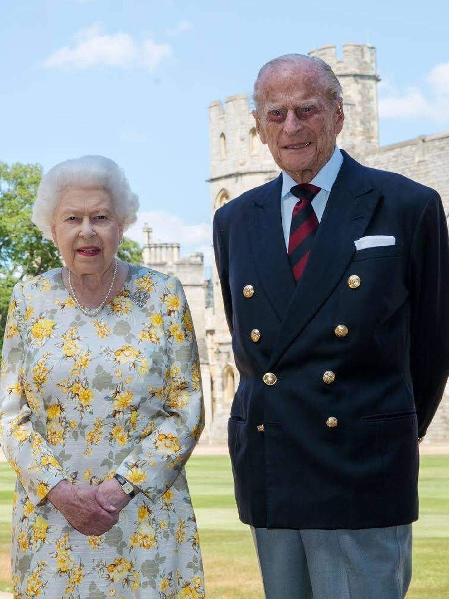 El duque de Edimburgo, junto a la reina Isabel en su 99º cumpleaños. (Palacio de Buckingham)