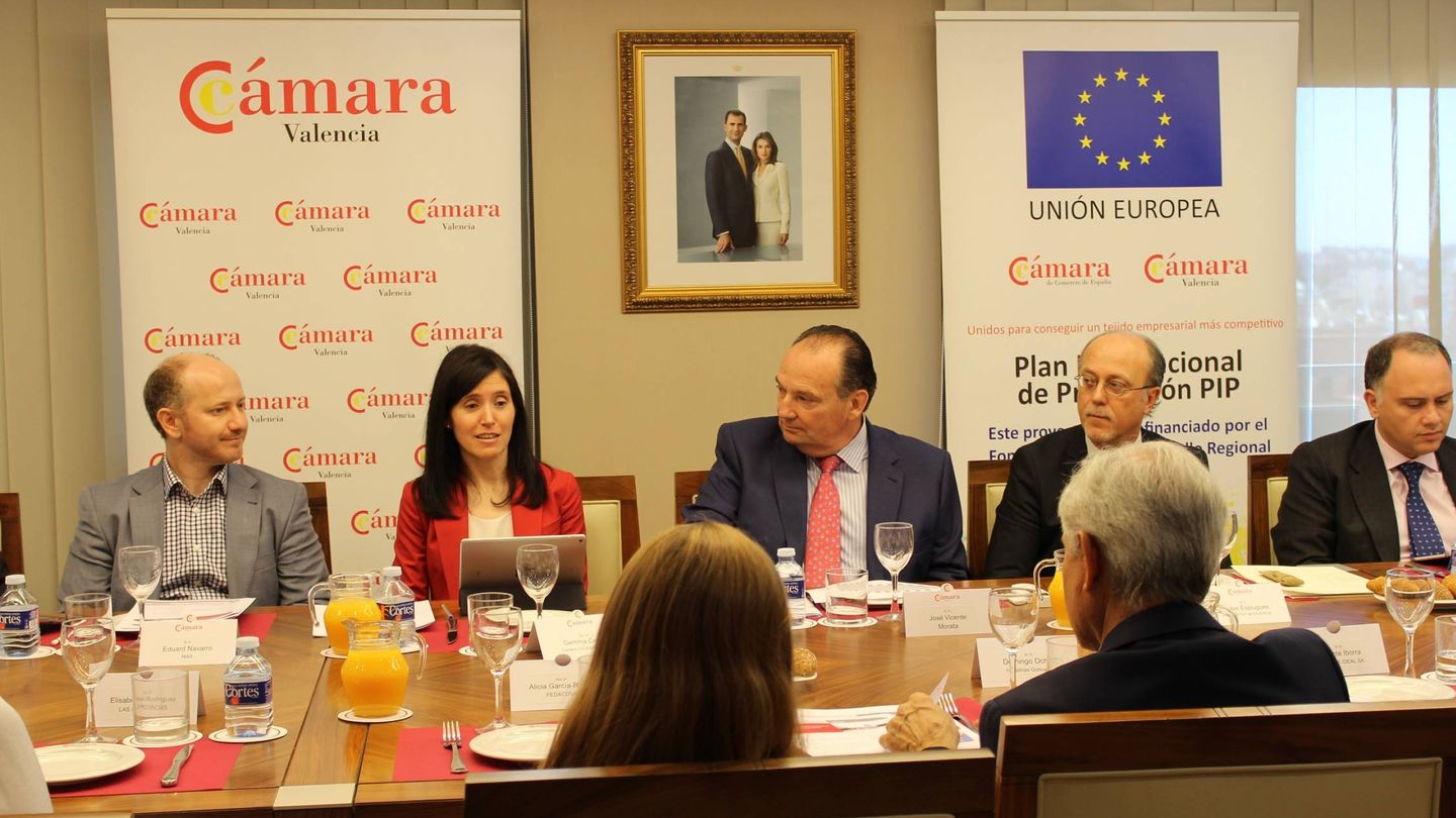 Eduard Navarro (NdG), Gemma Cortijo (Cámara España-EEUU), José Vicente Morata (Cámara Valencia), Carlos Esplugues (UV) y Carlos Concha (PwC).