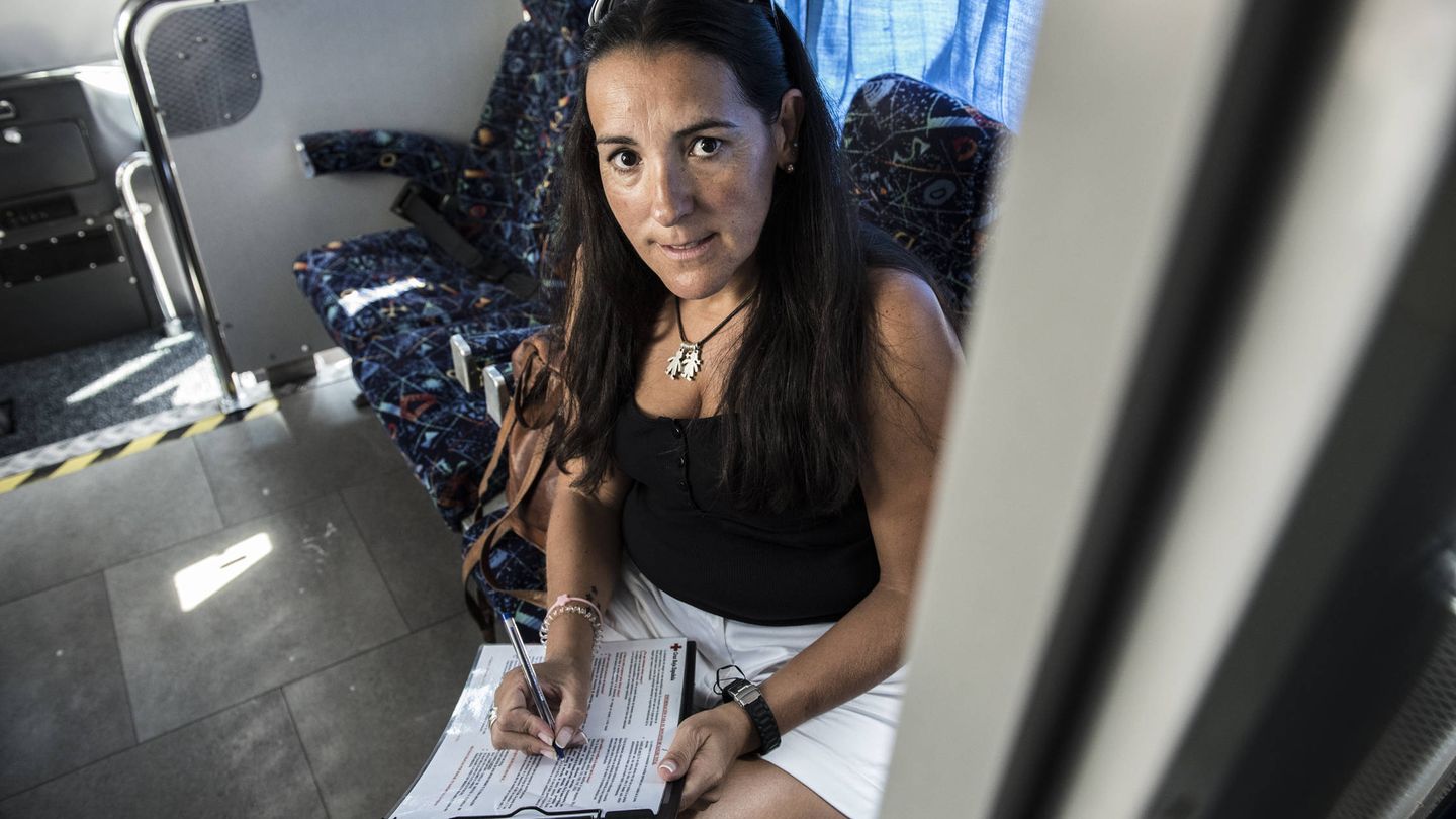 María José Rodríguez vio un anuncio en Facebook y se acercó a donar. (N.L.P)
