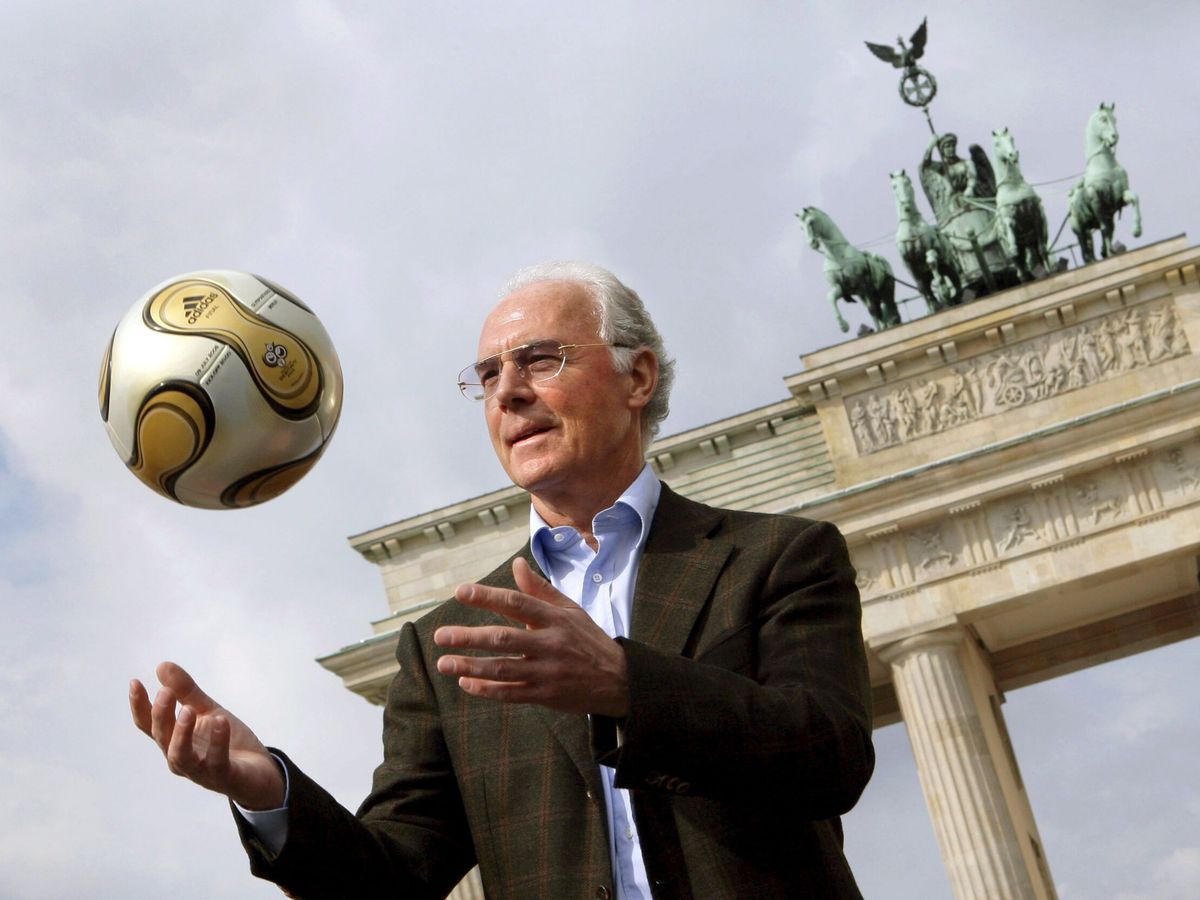Foto: ¿Por qué llamaban el 'káiser' a Franz Beckenbauer? (EFE/EPA/Peer Grimm)