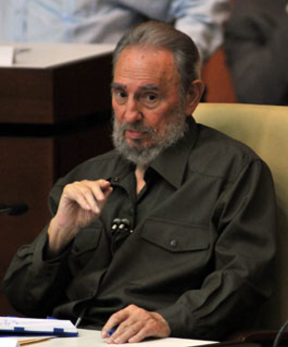 Foto: Fidel Castro asiste a la Asamblea Nacional tras cuatro años de ausencia