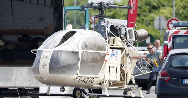 Foto: Helicóptero en el que Redoine Faïd consiguió escapar. (Reuters)