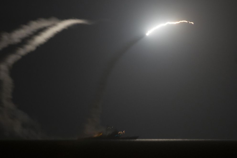Un misil Tomahawk lanzado desde el USS Philippine durante los ataques en Siria (Reuters).