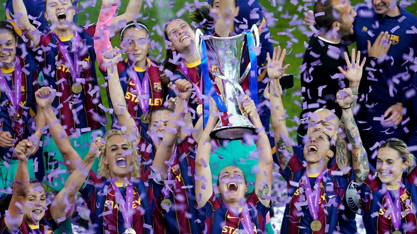 Foto: Las jugadoras del Barcelona celebran su primera Champions (Reuters)