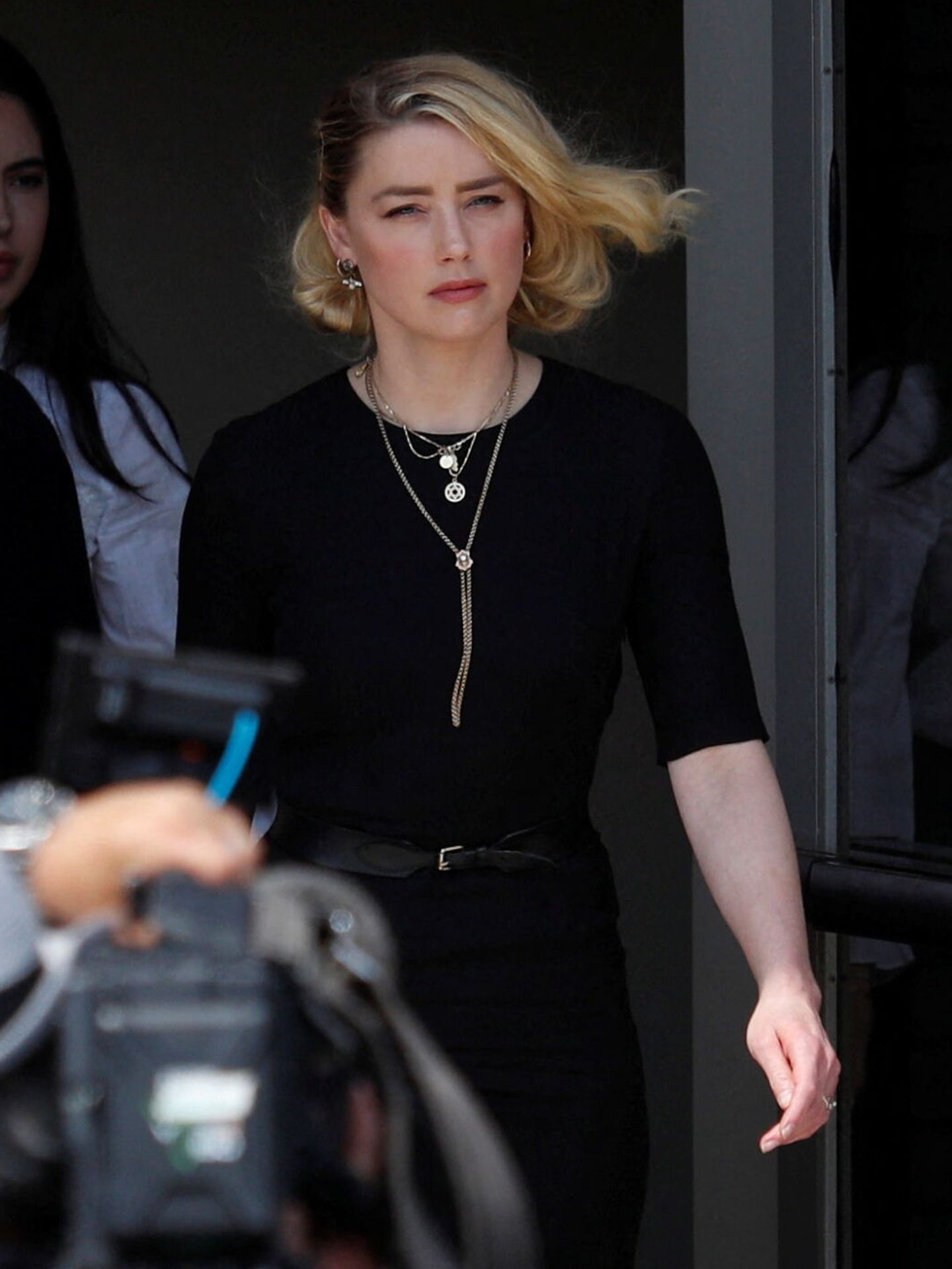 Amber Heard, a su salida de la corte de Fairfax. (Reuters/Brenner)