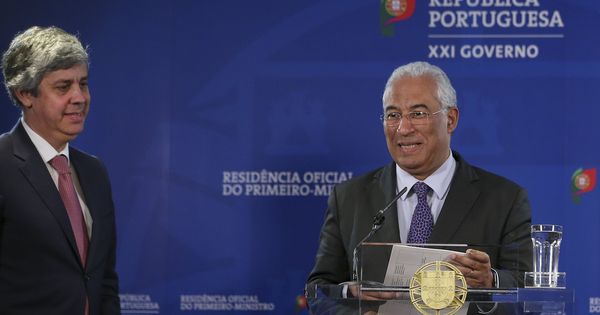 Foto: El primer ministro de Portugal, António Costa (d), y su ministro de Finanzas, Mario Centeno (i), en Lisboa. (EFE) 