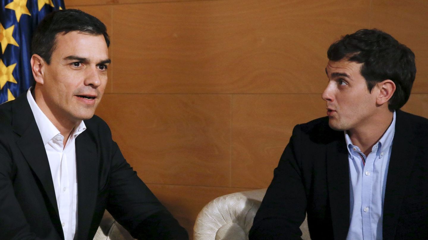 Pedro Sánchez y Albert Rivera, en su última reunión pública, el pasado 29 de marzo en el Congreso. (Reuters)