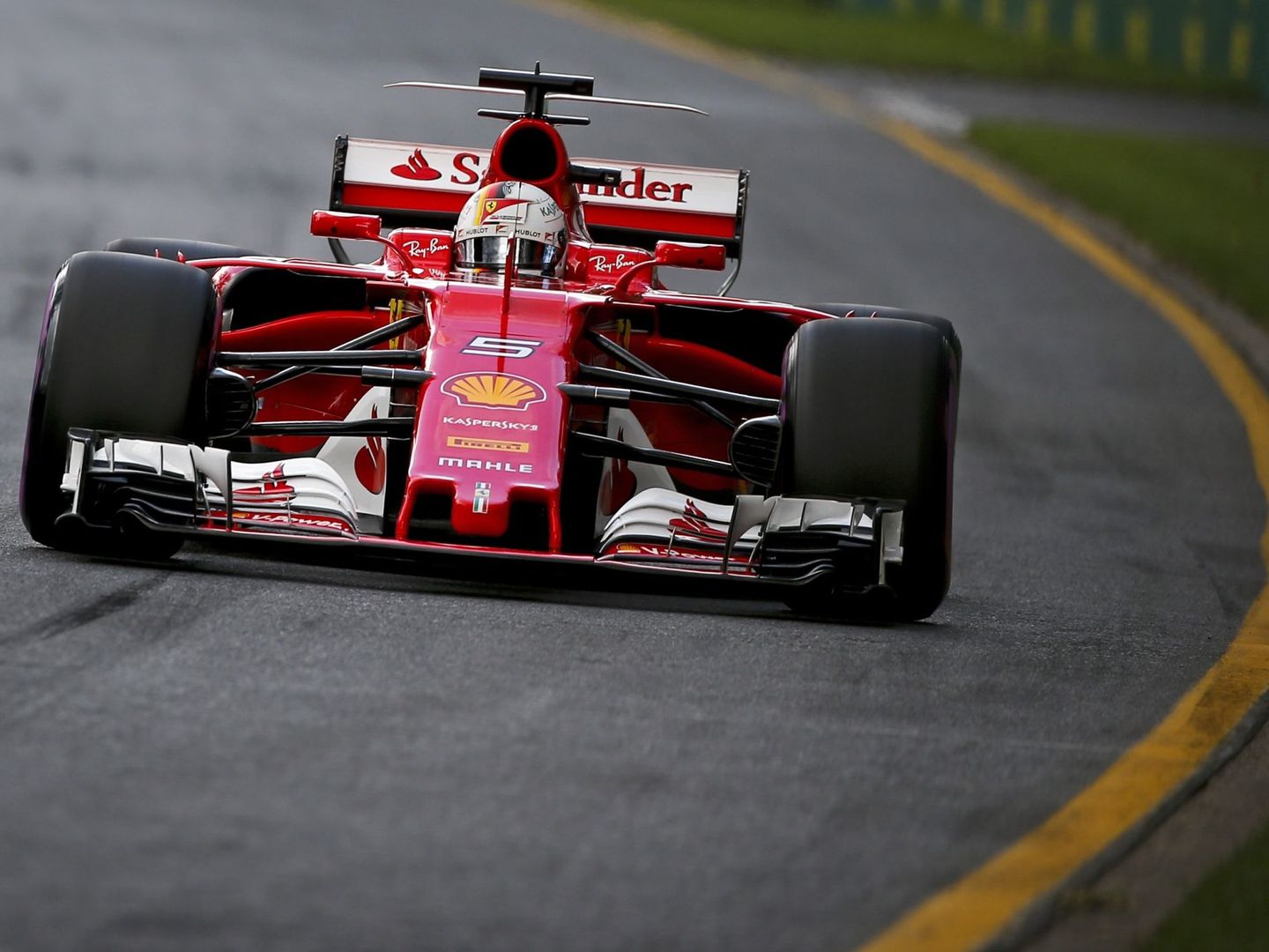 Ferrari está refrendando en Australia su buena pretemporada. (EFE)