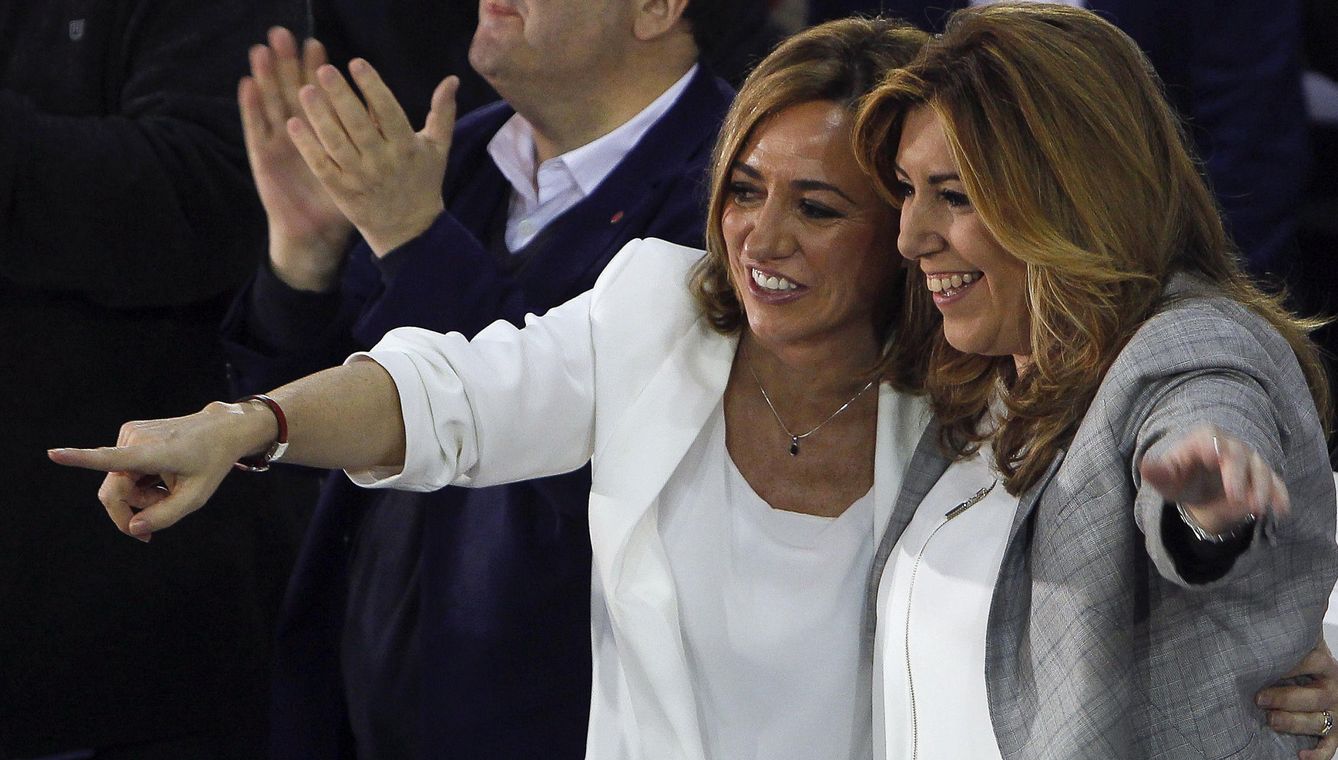 La presidenta de Andalucía, Susana Díaz junto a Carme Chacón en un acto de campaña. (Efe)