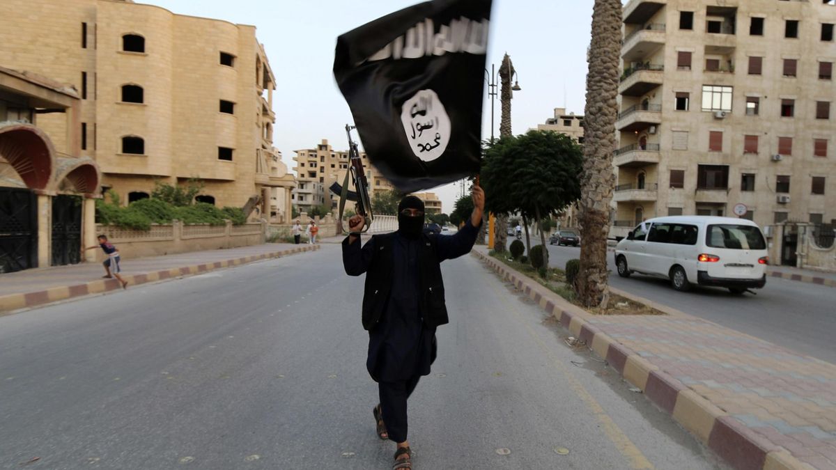 El 'selfie' de un yihadista permite al Pentágono bombardear un cuartel del ISIS