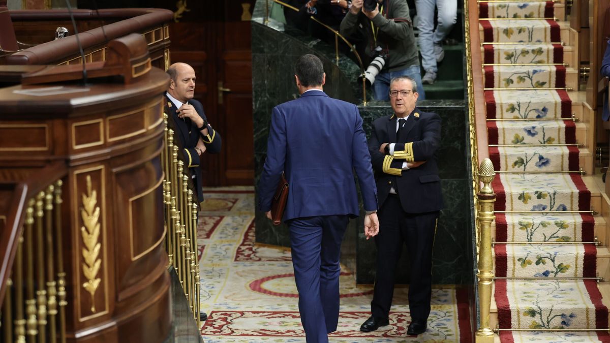 Un PSOE desorientado y sin pistas espera a Sánchez: la sensación "mayoritaria" es que se va