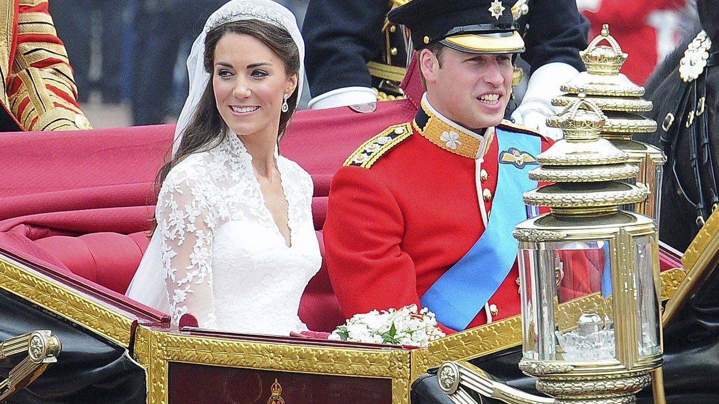 El príncipe Guillermo y Kate Middleton el día de su boda. (EFE)