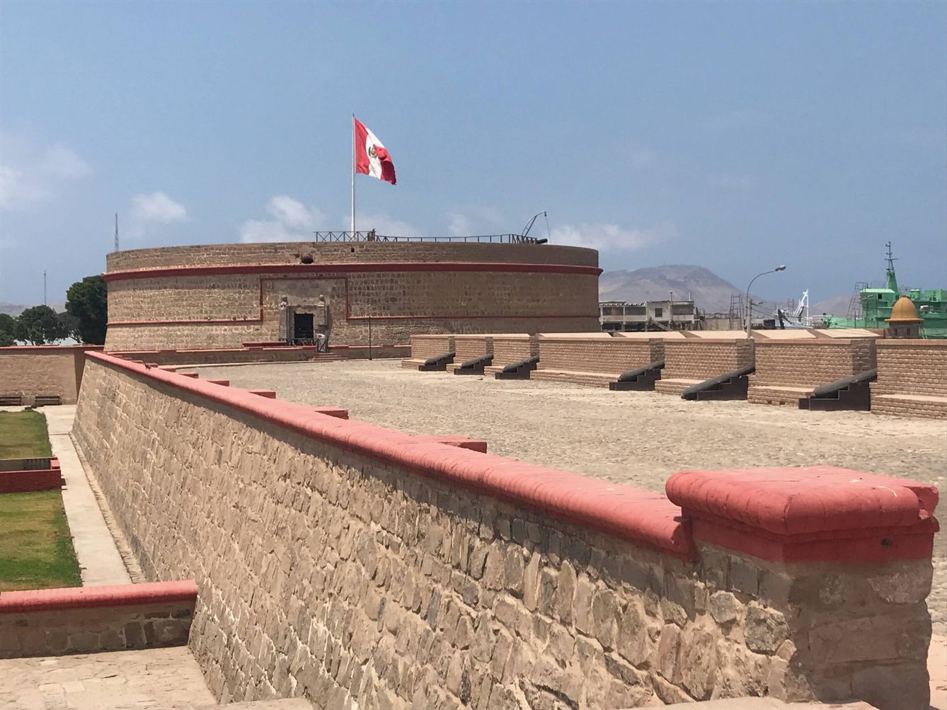 Fortaleza española del Real Felipe, en el Callao, Lima. (J.B.)