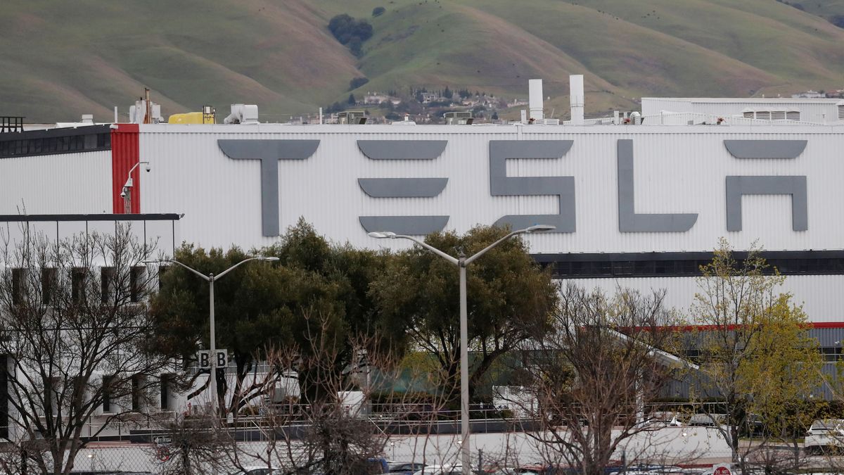 Tesla recortará hasta un 30% el sueldo de sus empleados por el coronavirus