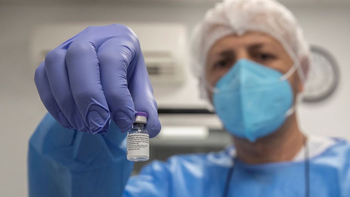 Sanidad prioriza a las CCAA más rápidas en vacunar tras el retraso en las entregas de Pfizer 